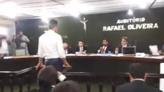 Imagem Mancini nega ter mandado Bruno Bispo tomar cartão
