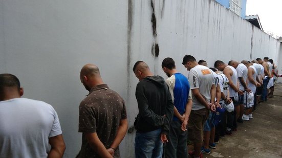 Imagem Lamentável! Homem morre após ser espancado em briga entre torcidas de Santos e Corinthians