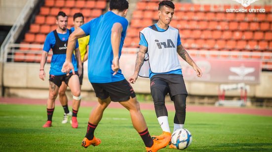 Imagem Jogador ex-dupla BaVi tem grande início no Bangkok United e foca em sequência na Tailândia