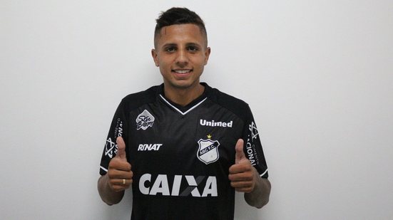 Imagem Após sofrer corte, atacante desfalca ABC contra o Vitória