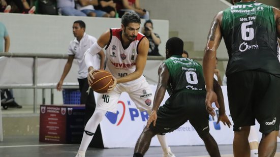 Imagem Sensacional! Universo/Vitória bate o Bauru e segue firme no NBB