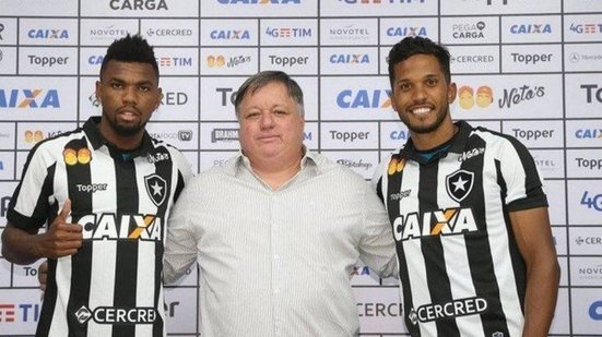 Imagem Ex-Vitória é apresentado no Botafogo e relembra partida contra Seedorf na época do Leão
