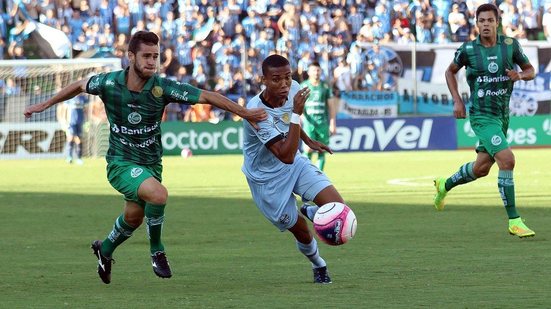 Imagem Cercado de desconfiança, Madson é o destaque do Grêmio em vitória sobre o Juventude