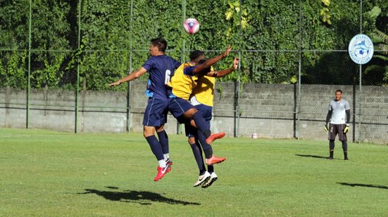 Imagem Motivação! Em último treino antes de decisão, Atlântico recebe visita de ex-goleiro do Vitória