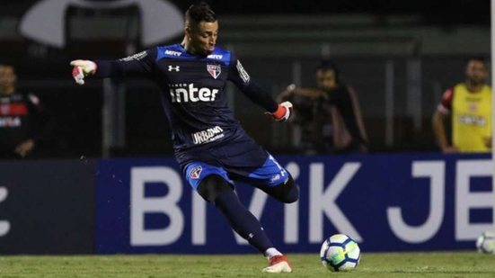 Imagem Jean espera bater primeira falta pelo São Paulo diante do Palmeiras