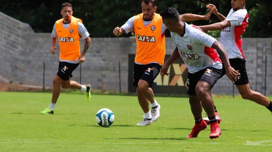 Imagem Com volta de peça importante, Vitória está relacionado para enfrentar o ABC