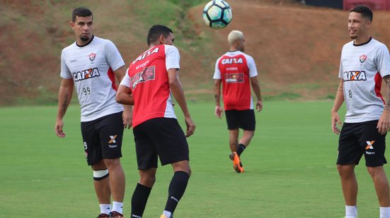 Imagem  Vitória faz coletivo e Mancini testa time para duelo com o Bragantino