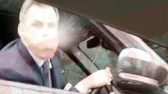 Imagem Vídeo: Ex-jogador do Liverpool cospe em menina e é suspenso de trabalho em TV