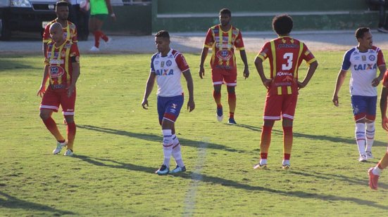 Imagem Bahia joga mal, passa sufoco e empata sem gols com a Juazeirense
