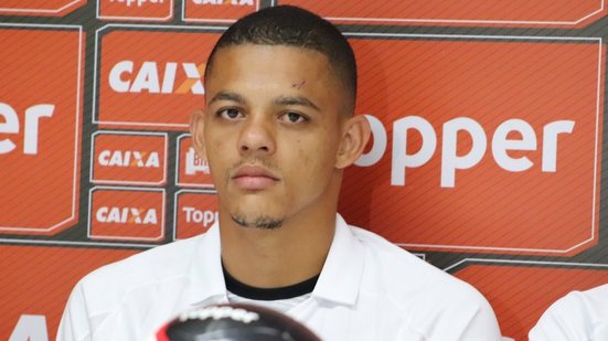 Imagem Autor de gol contra, Walisson Maia considera resultado contra o Bahia de Feira injusto