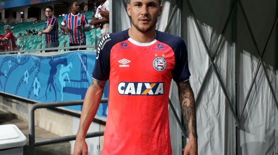 Imagem Bahia lança novas camisas de aquecimento antes de duelo na Arena