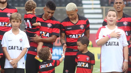 Imagem Vitória acerta renovação com jogador titular da equipe de Mancini