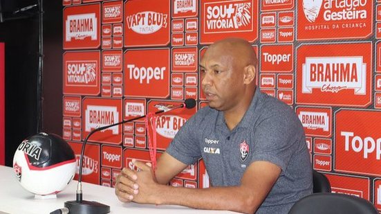 Imagem Anderson Batatais critica arbitragem: "O lance capital do jogo foi do árbitro"