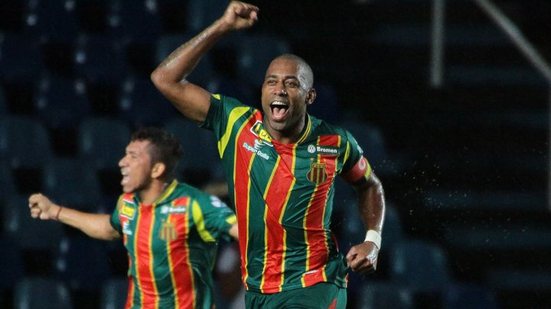 Imagem Santa Cruz oficializa contratação de ex-atacante da dupla BaVi