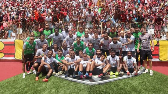 Imagem Presidente do Vitória anuncia treino aberto antes do BAVI