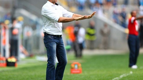Imagem Após goleada, ex-treinador do Bahia deixa em aberto possível ida para o Flamego