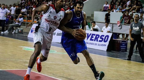 Imagem Universo/Vitória volta a vencer o Minas e vira série dos Playoffs