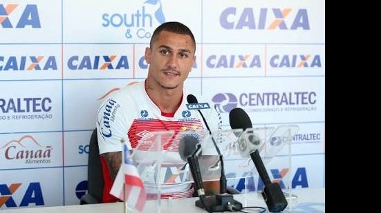 Imagem "Time grande é assim, cresce na hora certa", alfineta Vinícius após título do Baianão