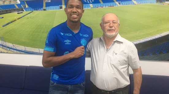Imagem Avaí oficializa contratação de ex-atacante do Bahia