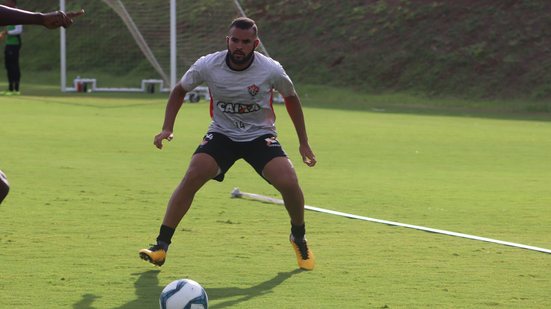 Imagem José Welison espera grande apresentação do Vitória diante do Internacional pela Copa do Brasil