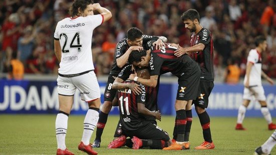 Imagem Atlético-PR e Botafogo vencem pela Copa Sul-Americana