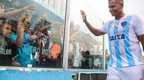 Imagem Martelo batido! CSA confirma contratação do atacante Walter