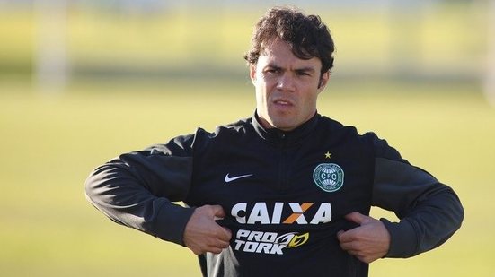 Imagem  Kléber Gladiador é reprovado nos exames médicos e não assina com o Fluminense