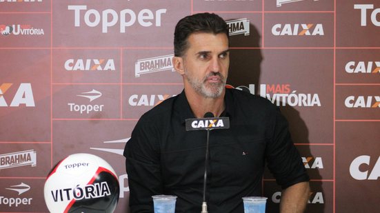 Imagem  Mancini comemora classificação e aprova possível chegada de Victor Ramos