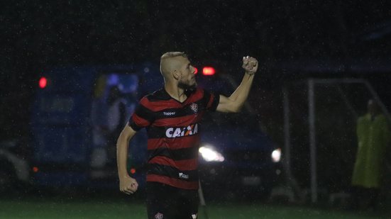 Imagem Uillian Correia enaltece classificação do Vitória na Copa do Brasil: "Grupo se entregou ao máximo"
