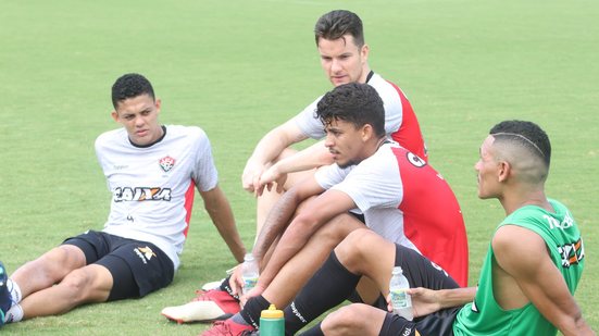 Imagem Atacante é regularizado e reforça o Vitória contra o América-MG