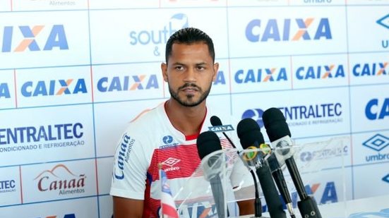 Imagem Elton enaltece triunfo e destaca importância do resultado: 'Levamos a vantagem para casa'