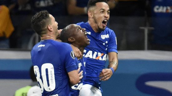 Imagem Cruzeiro 'atropela' a La U e respira na Libertadores