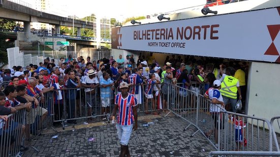 Imagem Torcedores do Bahia denunciam problemas com sistema da Fonte Nova e demora para entrar no estádio