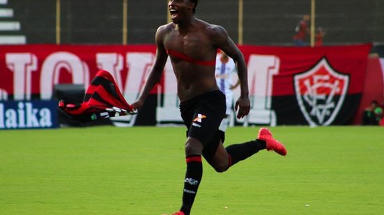 Imagem Denílson espera grande apresentação do Vitória contra o América-MG pela Série A do Brasileirão