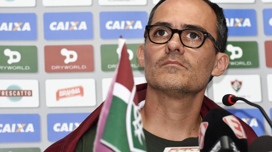Imagem Flu atrasa balanço financeiro e presidente pode ser até afastado do clube