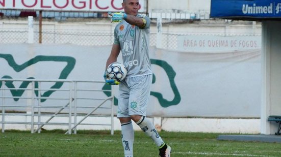 Imagem Ex-Bahia, goleiro Omar comemora bom início da Caldense na Série D e garante luta pelo acesso