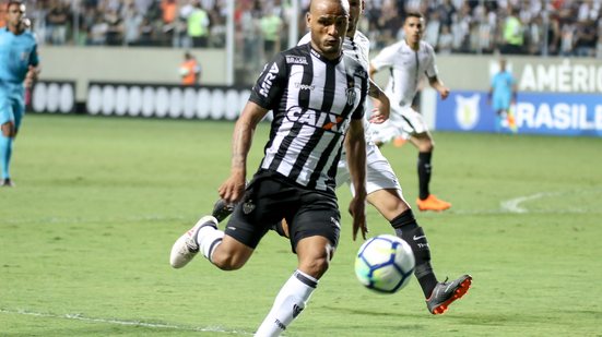 Imagem Atlético-MG não aceita proposta do São Paulo e renova contrato com ex-lateral do Vitória