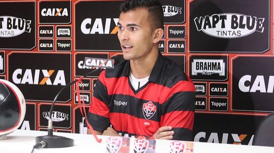 Imagem Lucas Fernandes fala sobre jejum de gols e crava: 'Faço o trabalho sujo'