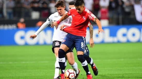 Imagem Libertadores 2018: com direito a gol contra, Corinthians perde em casa para o Independiente