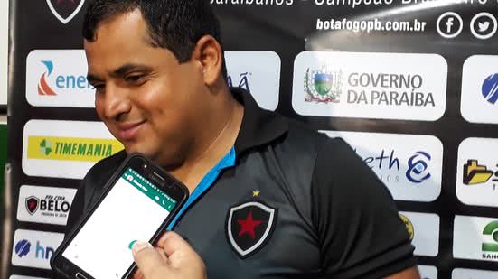 Imagem Treinador do Botafogo-PB valoriza campanha no Nordestão e diz: "Tivemos azar de pegar o Bahia"