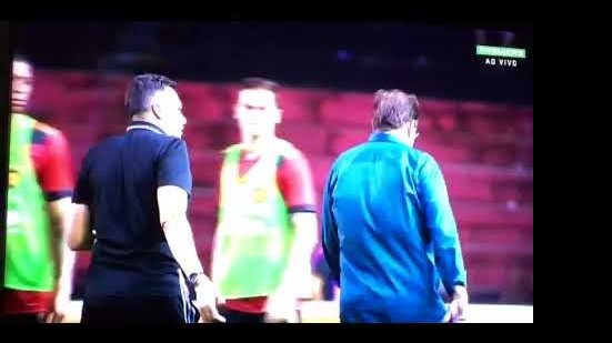 Imagem Após negar cumprimento a Claudinei Oliveira, Guto Ferreira diz que "não viu"