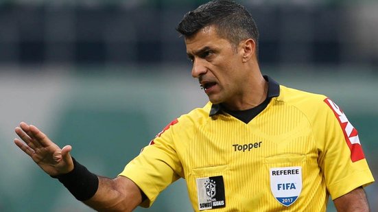 Imagem Experiente Sandro Meira Ricci apita duelo decisivo entre Corinthians e Vitória pela Copa do Brasil
