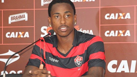 Imagem Denílson quer apresentação perfeita do Vitória diante do Corinthians em decisão pela Copa do Brasil