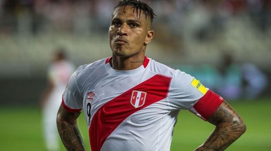 Imagem Chateado com postura da federação, Guerrero cogita se aposentar da seleção peruana