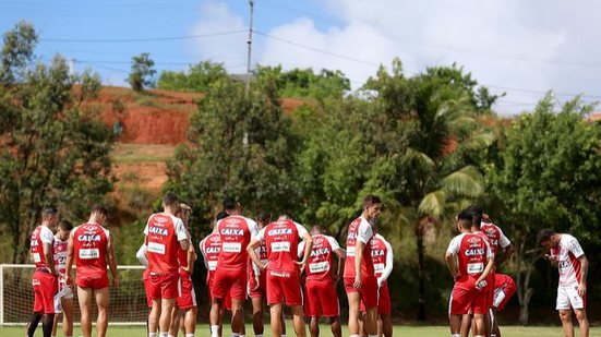Imagem Bahia encerra preparação para duelo contra o Palmeiras neste sábado; confira os relacionados