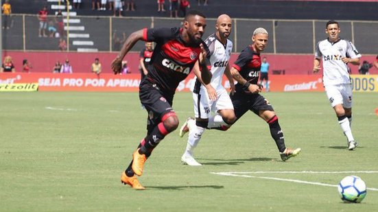 Imagem Vitória bate o Ceará, vence sua primeira partida em casa e deixa a zona de rebaixamento