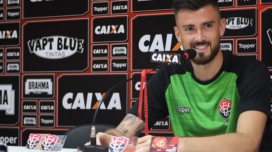 Imagem Elias exalta estrutura do Vitória, elogia Caíque e comemora chance de atuar com regularidade