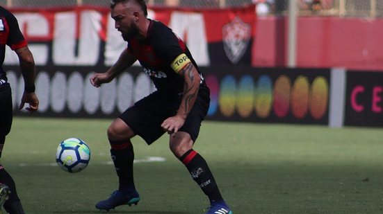 Imagem Farias confia em grande jogo do Vitória contra o Sampaio Corrêa visando classificação no Nordestão
