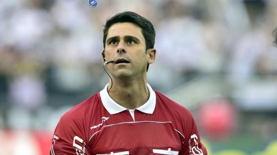 Imagem Árbitro paulista apita duelo entre Botafogo e Vitória pelo Brasileirão 