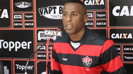 Imagem Lateral recebe terceiro cartão amarelo e desfalca o Vitória contra o Santos